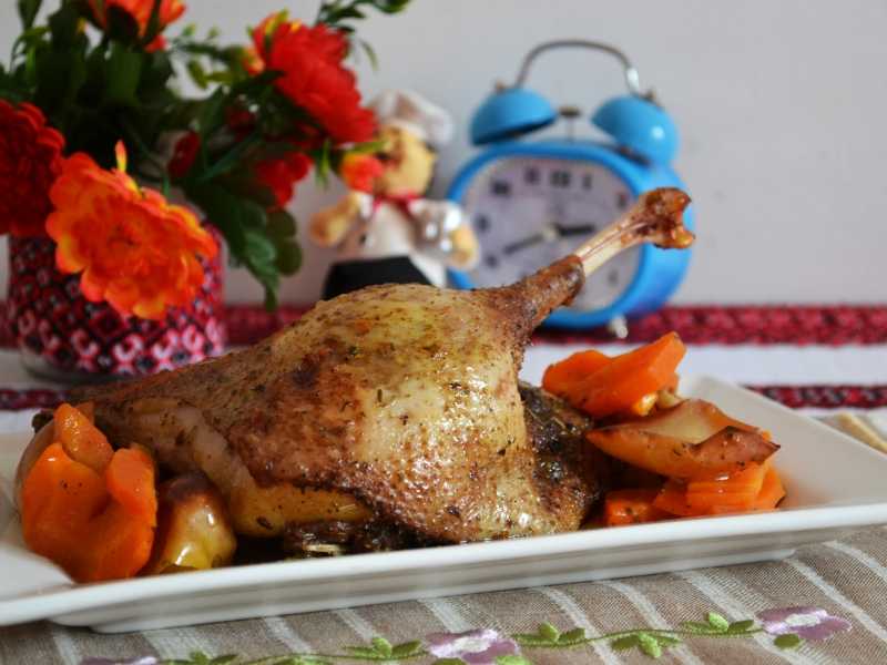 Лучшие рецепты запекания гуся с яблоками в духовке — очень вкусно, сочно, с хрустящей корочкой